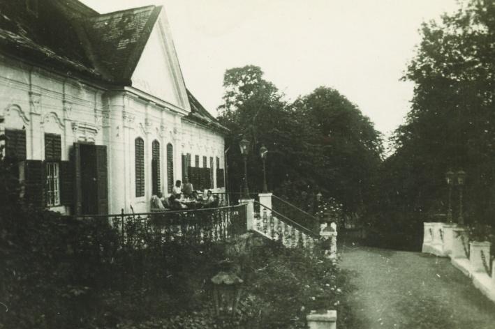lesznai eletrajz 